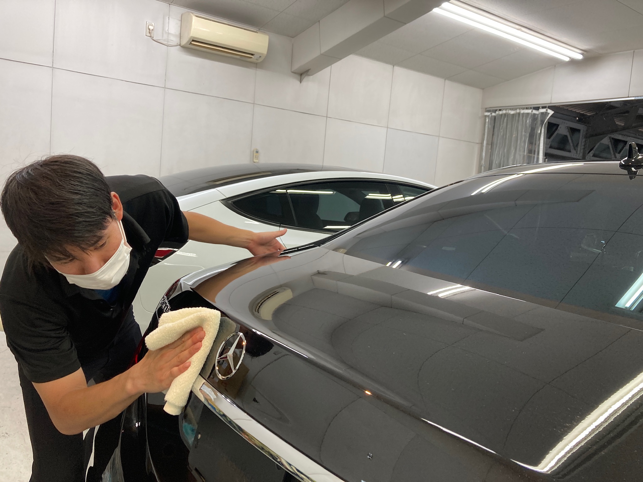メルセデスベンツ・Sクラス：ガラスコーティングclass M施工写真：トランク拭き上げ