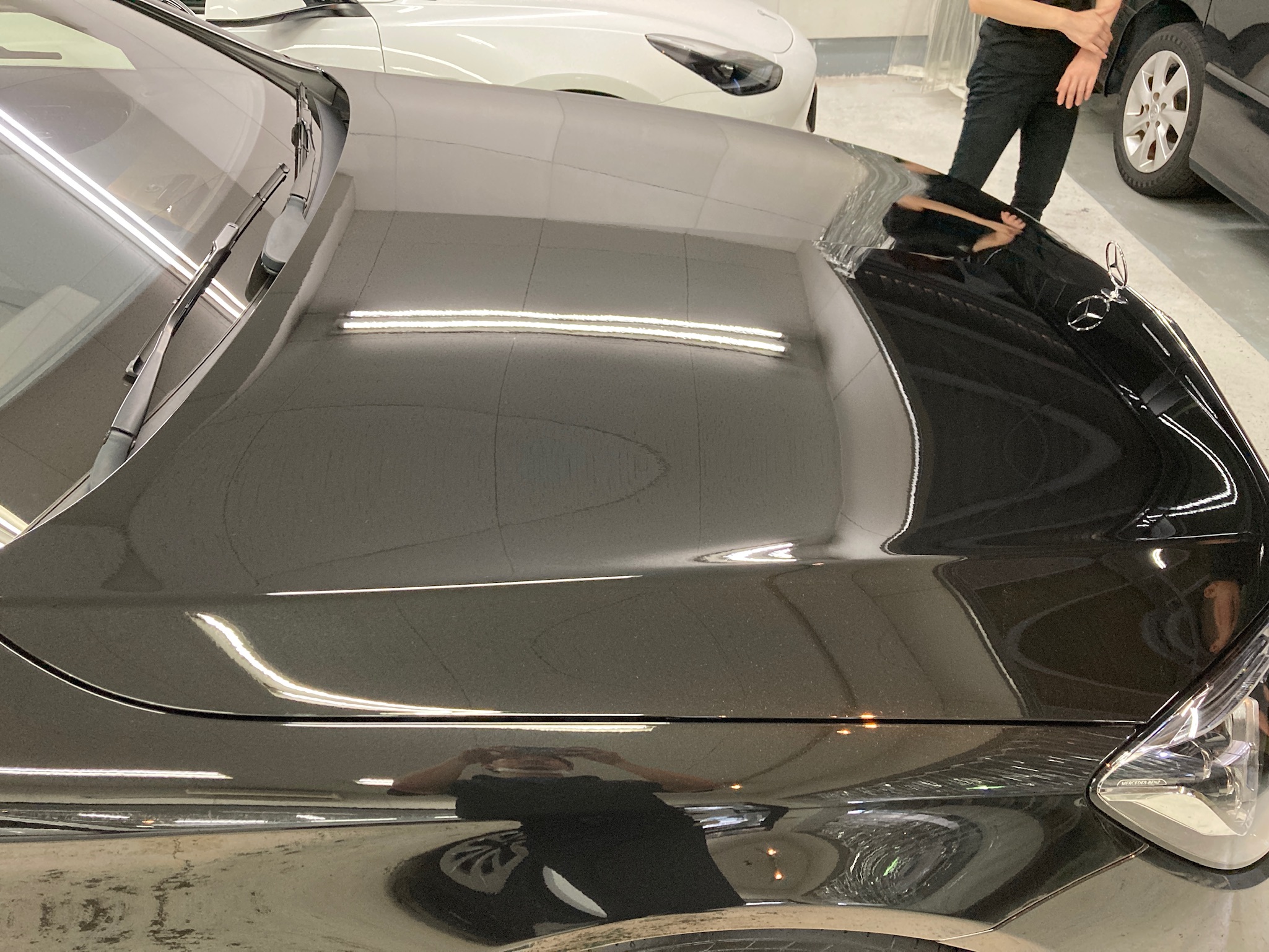 メルセデスベンツ・Sクラス：ガラスコーティングclass M施工後写真：ボンネット横
