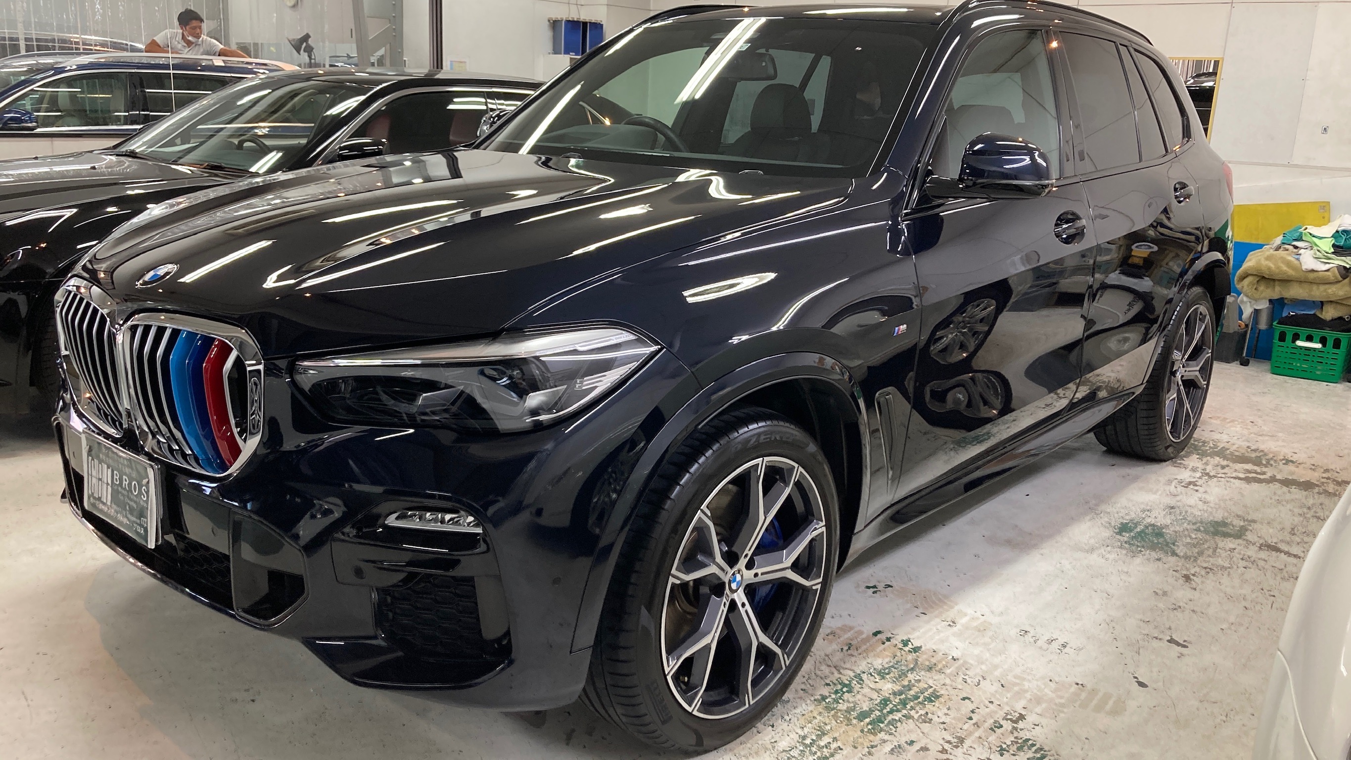 BMW・X5：リアルガラスコート クラスH完成写真：左フロントフェンダー