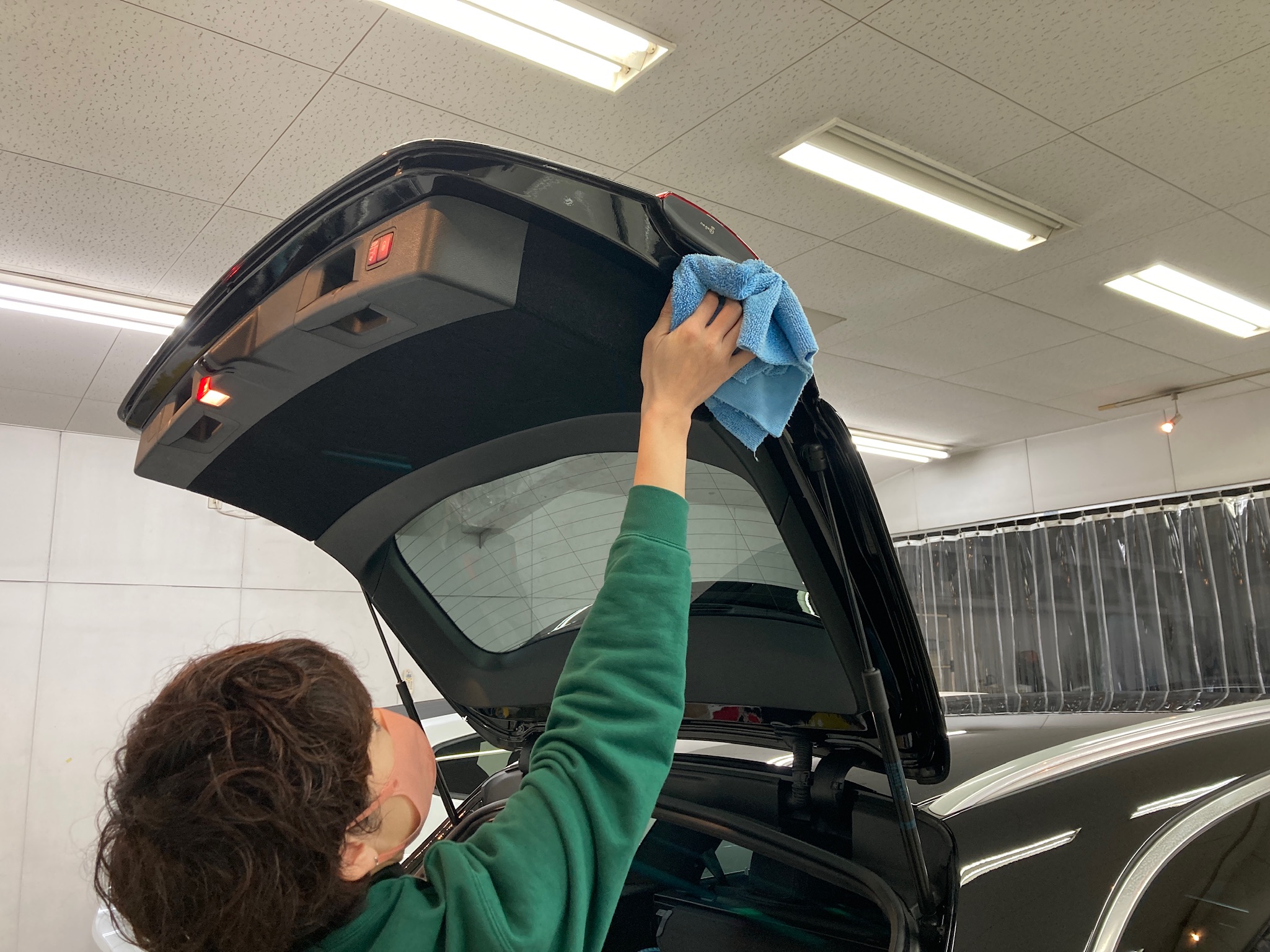 メルセデスベンツ・E220d細部仕上げ
