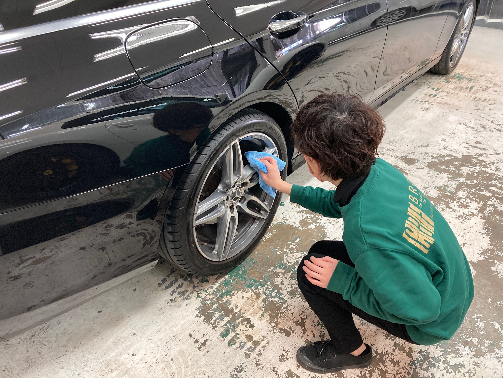 メルセデスベンツ・E220dホイール拭き