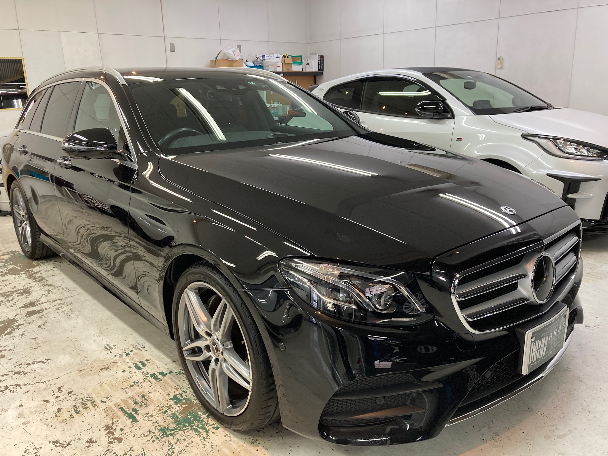 メルセデスベンツ・E２２０d：ガラスコーティングclass M施工完成写真：右フロントバンパー