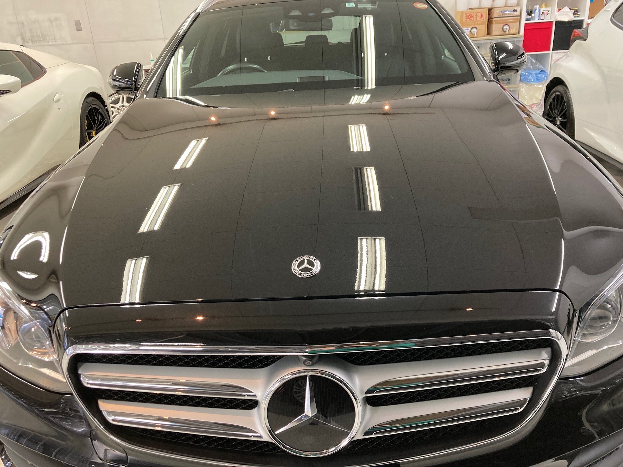 メルセデスベンツ・E２２０d：ガラスコーティングclass M施工完成写真：ボンネット