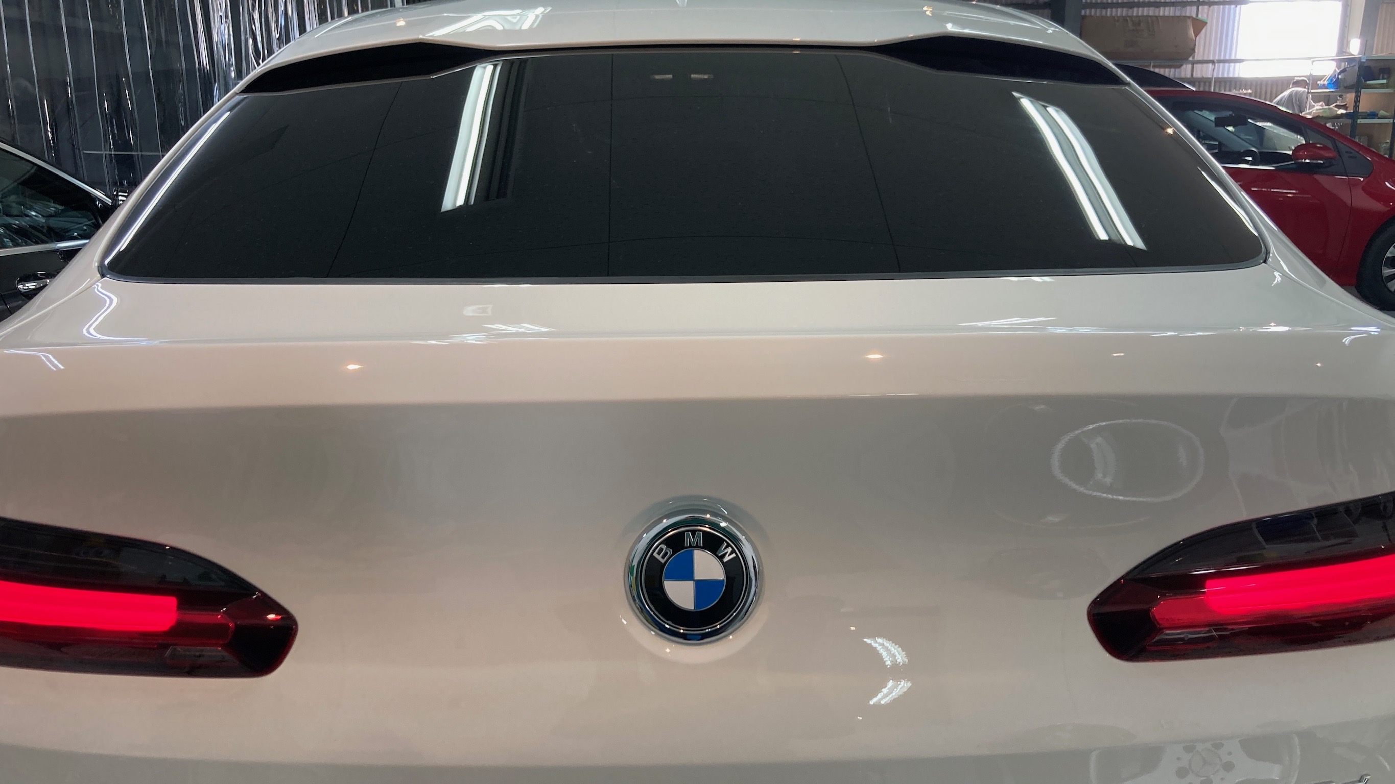BMW・X4のカーフィルム施工後写真：リアガラス