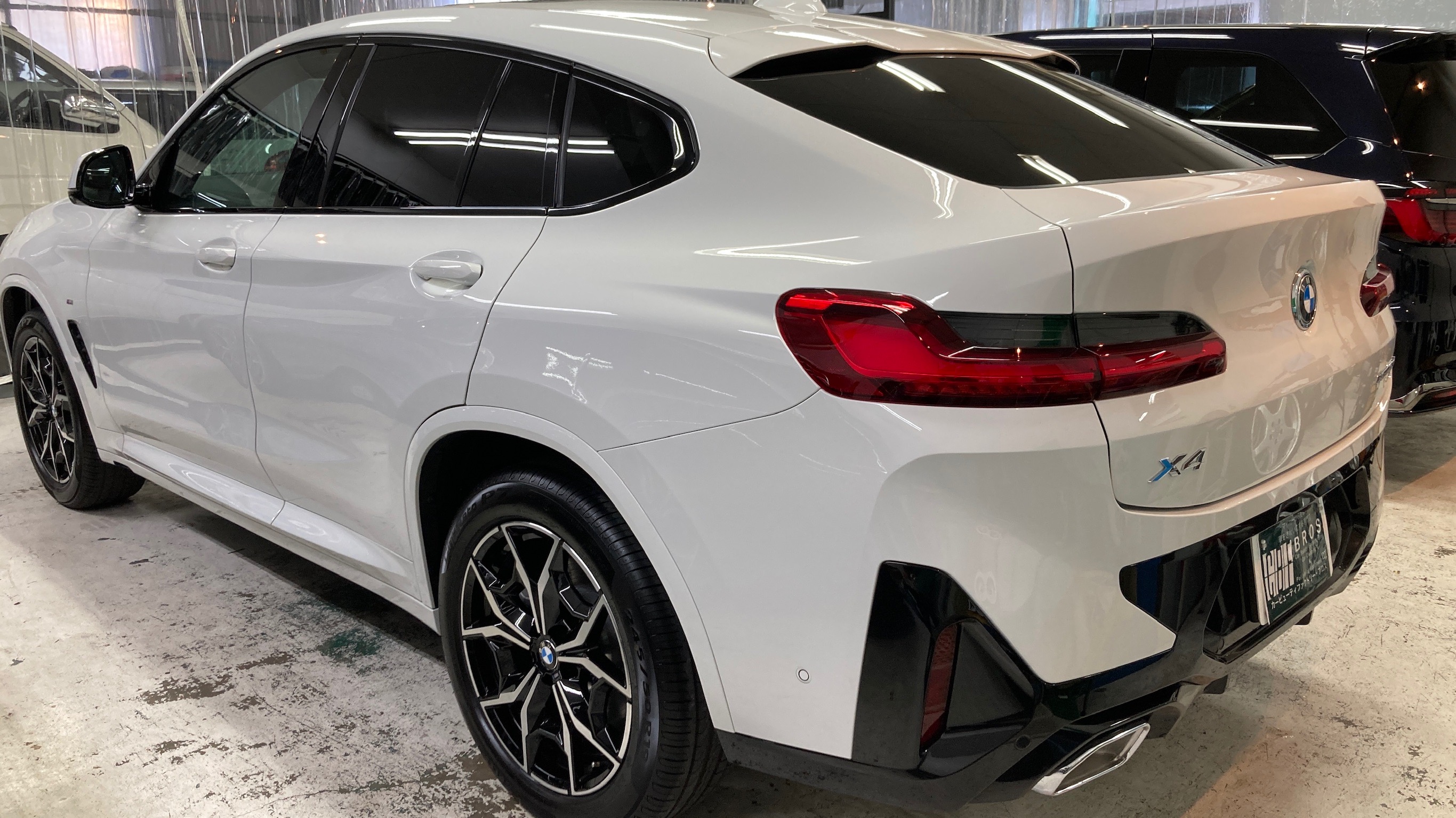 BMW・X4のclass M施工完成写真：左リアフェンダー