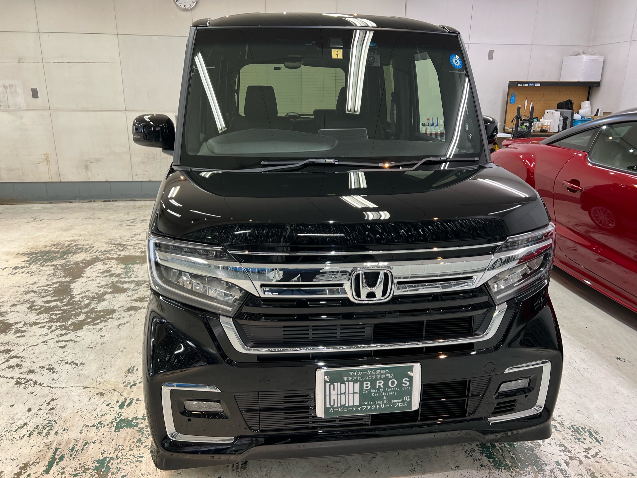 ホンダ・N-BOX：リアルガラスコートclassM施工完成写真：正面