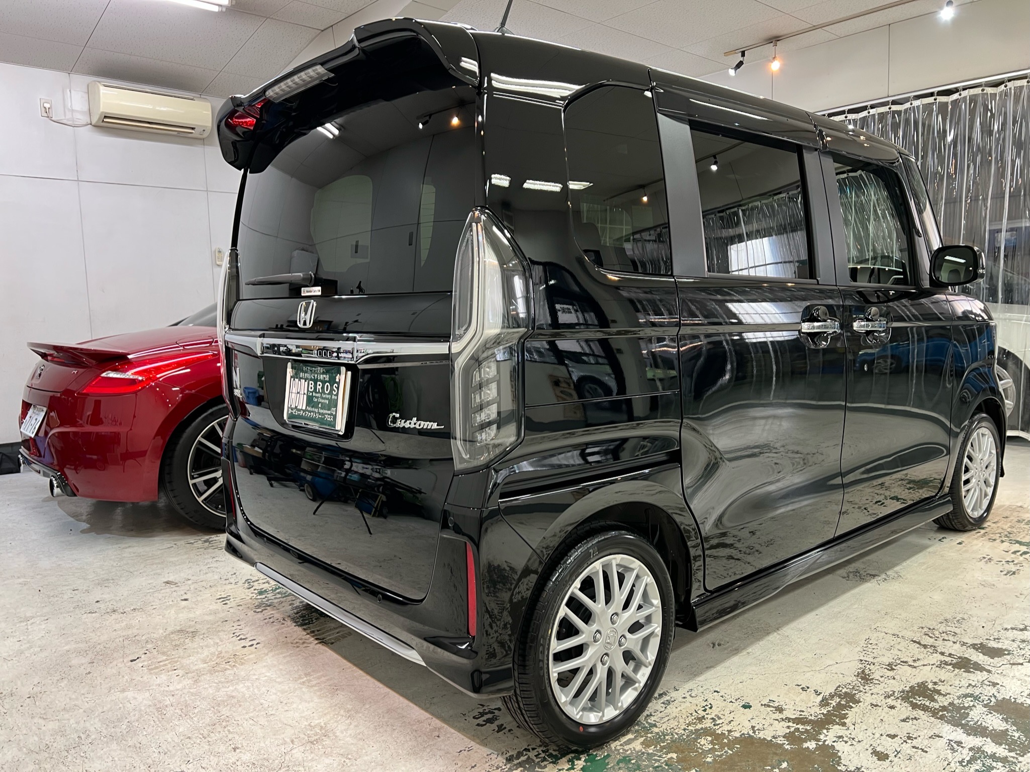 ホンダ・N-BOX：リアルガラスコートclassM施工完成写真：右側面