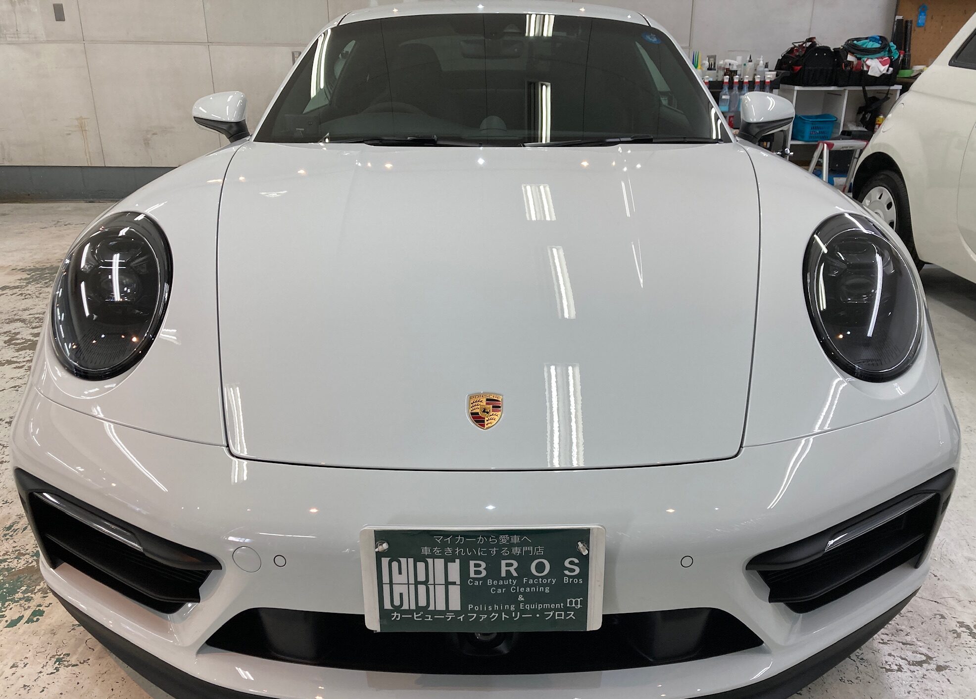ポルシェ・911GTS：グラフェンセラミックコーティング施工：完成写真１