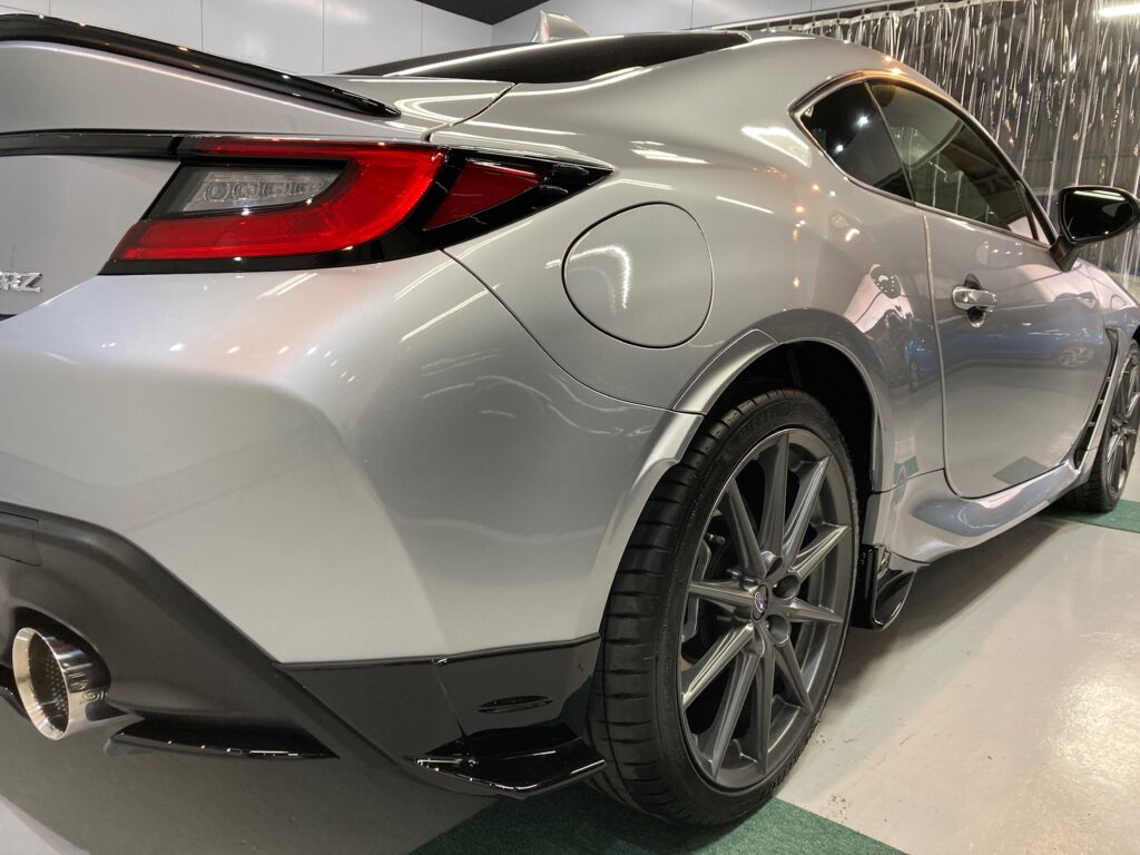 スバル・BRZ・リアルガラスコート classM施工完成写真：右側リアフェンダー