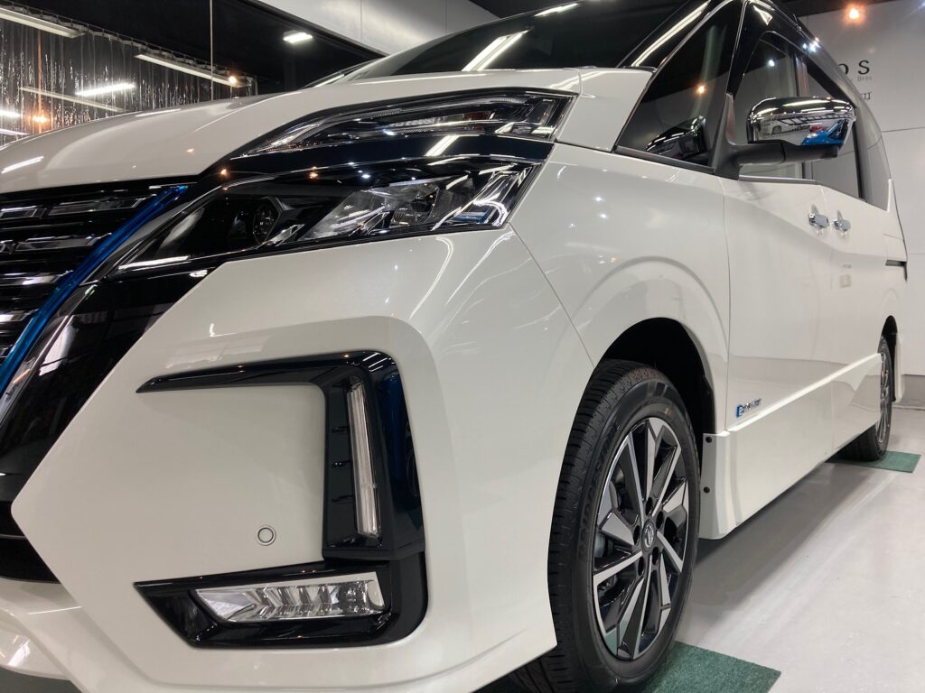 日産・セレナのリアルガラスコートclassM・施工完成写真：左バンパー