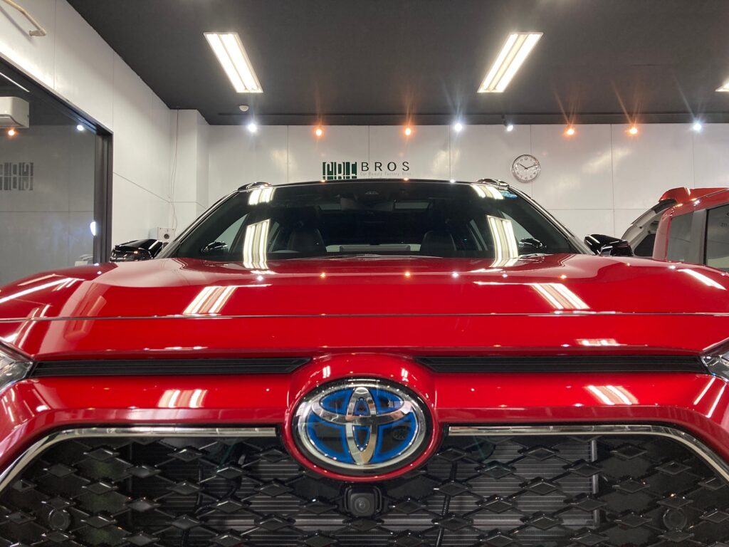 トヨタ・RAV4のclassM施工完成写真：ボンネット