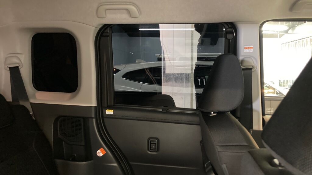 トヨタ・ルーミーのカーフィルム施工完成：完成後の車内からの見え方