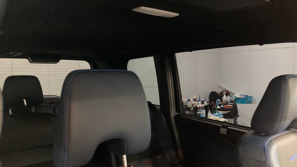日産・セレナのカーフィルム施工後：車内の明るさ