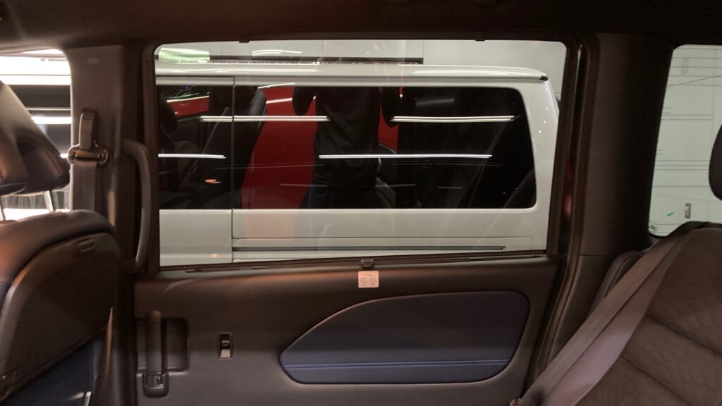 日産・セレナのカーフィルム施工後：車内からの見え方