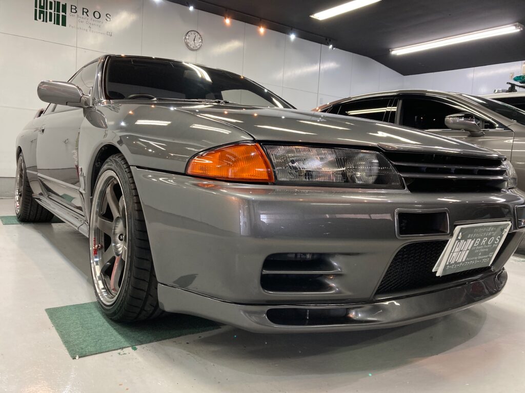 日産・R32 GT-R施工完成：右フロントバンパーの写真