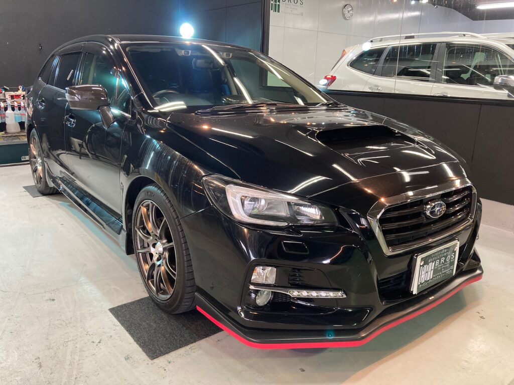 スバル・レヴォーグのペンキ除去作業後：右フロントフェンダー