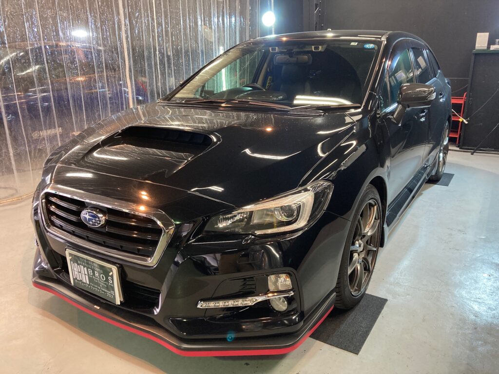 スバル・レヴォーグのペンキ除去作業後：左フロントフェンダー
