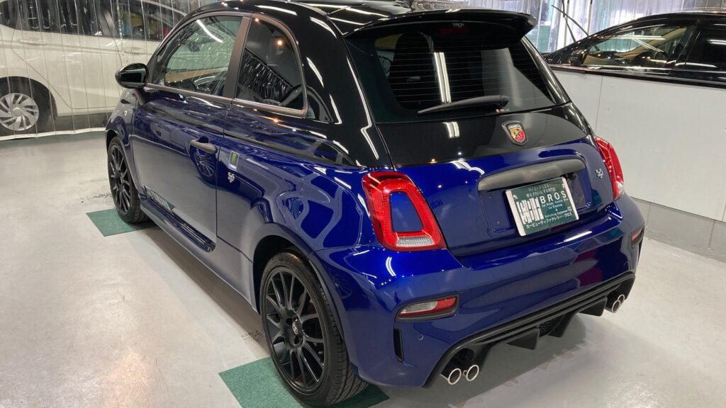 アバルト・５９５リアルガラスコートclassM施工完成写真：助手席側リアフェンダー