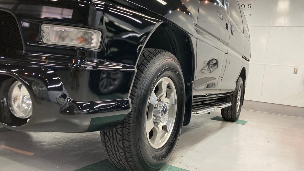 三菱・デリカの施工完了写真：足回り、ホイール