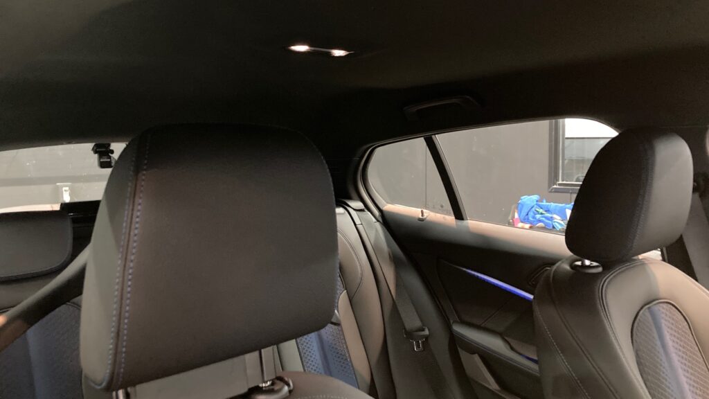 BMW・１シリーズ：カーフィルム施工：施工完成写真：施工前の車内の写真