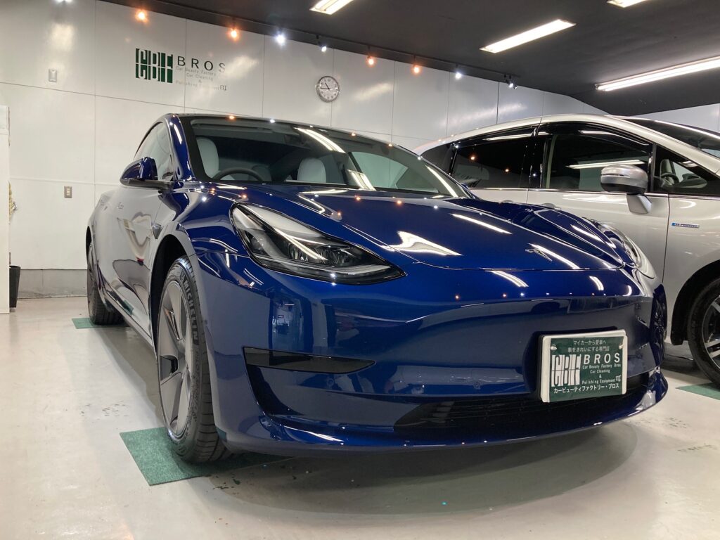 テスラ・モデル３のクラスM施工：施工完成写真：右フロントバンパーの写真
