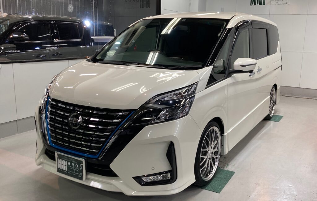日産・セレナのクラスM施工完成写真：左フロントバンパーの写真