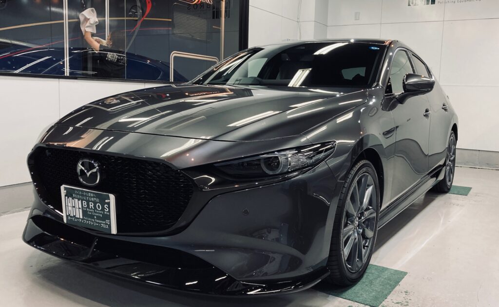 マツダ・MAZDA3：クラスM施工：完成写真：左フロントバンパーの写真
