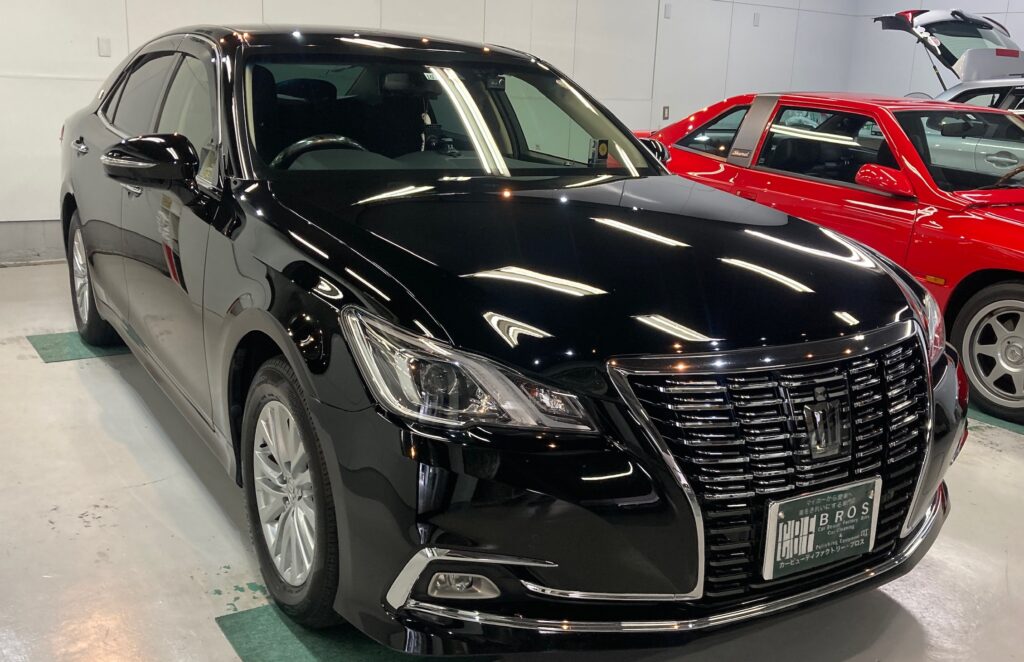 トヨタ・クラウン：クラスM施工：施工完成写真：施工後の右フロントバンパーの写真