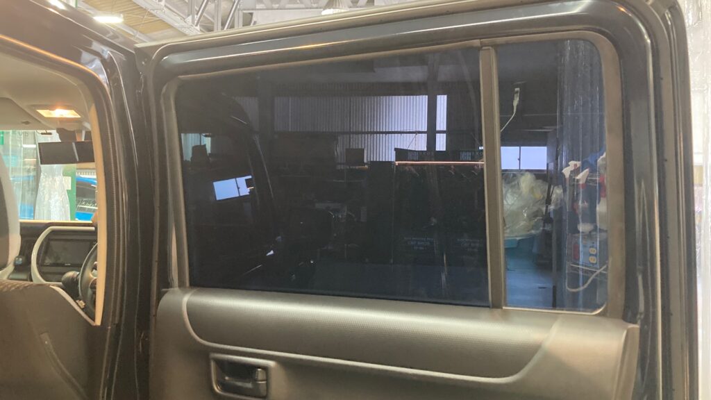 スズキ・ハスラーのカーフィルム施工：施工完成写真：施工後の車内からの見え方