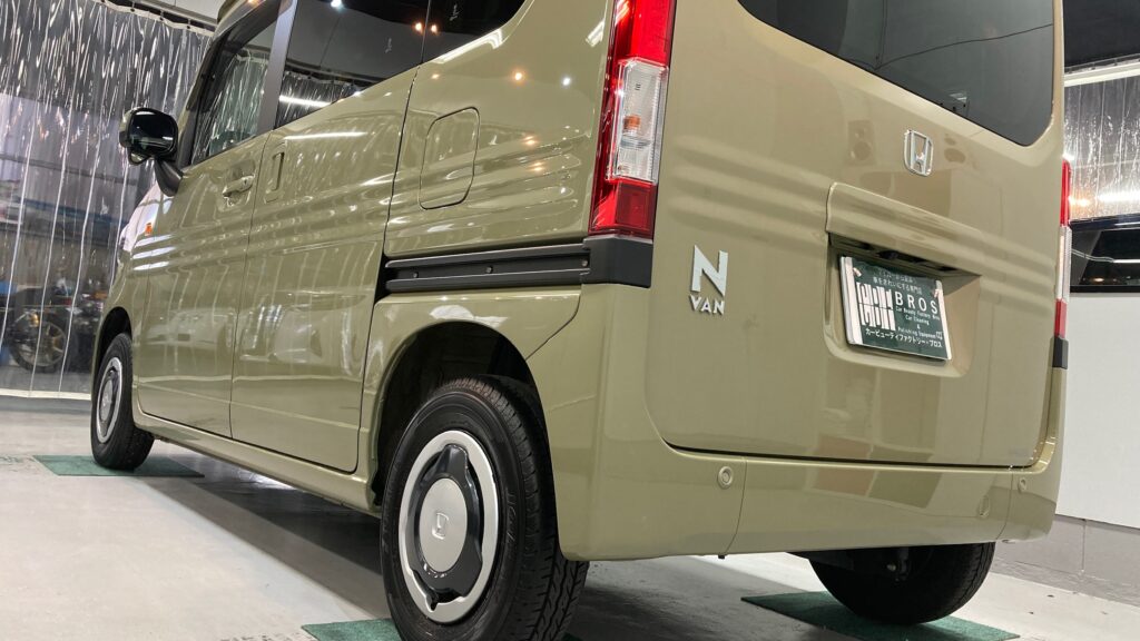 ホンダ・N-VAN：クラスＭ施工：完成写真：左リアバンパーの写真