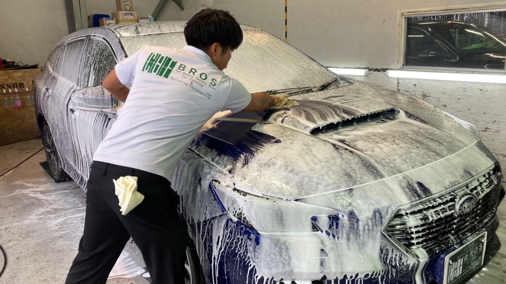 スバル・レヴォーグ：セラミックコーティング施工：下地処理工程：洗車の様子
