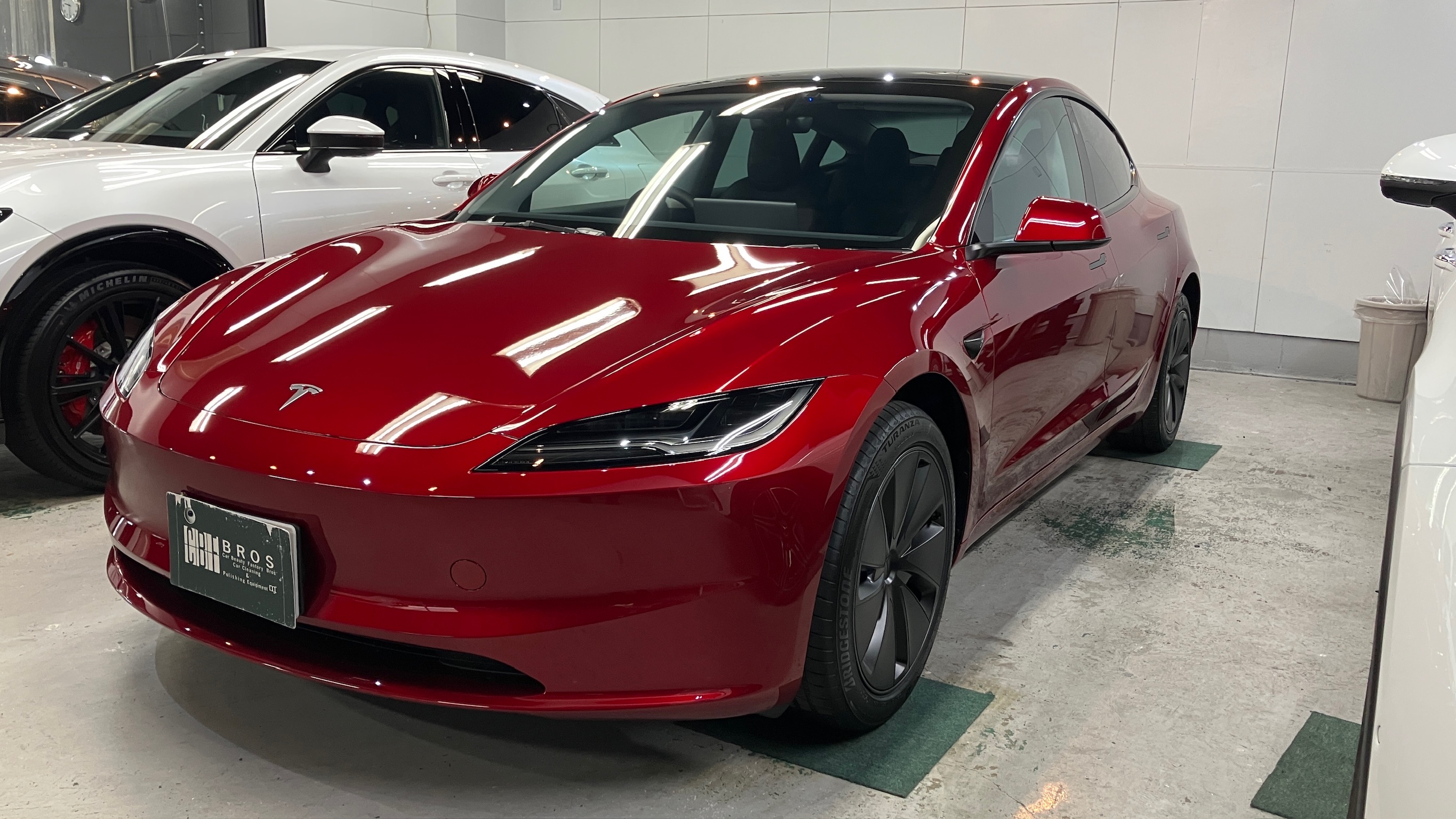 テスラ Model 3 完成
