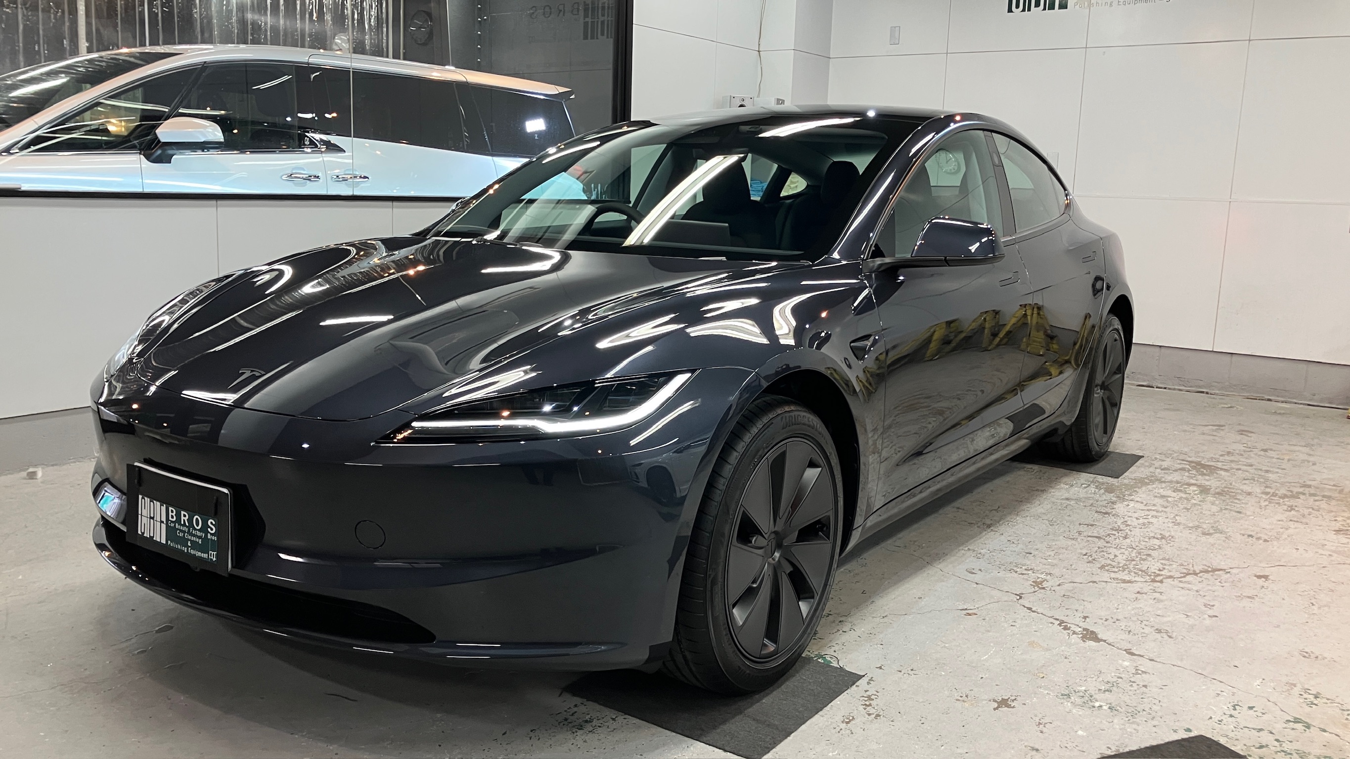テスラ Model 3 セラミックコーティング施工事例