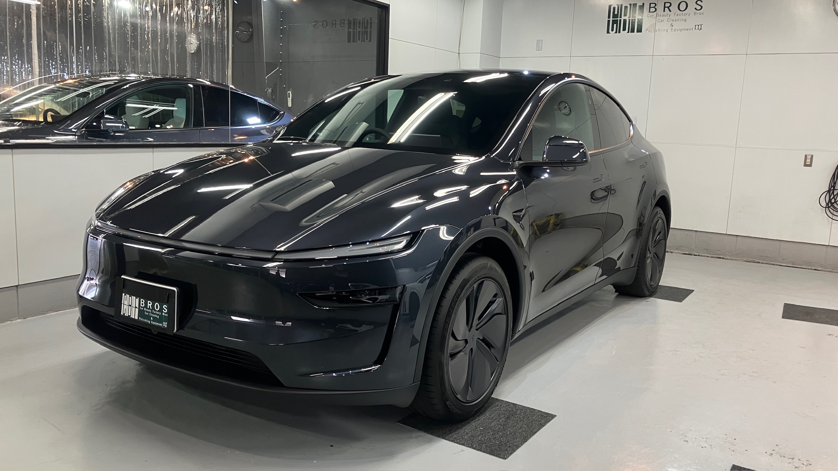 テスラ Model Y コーティング施工