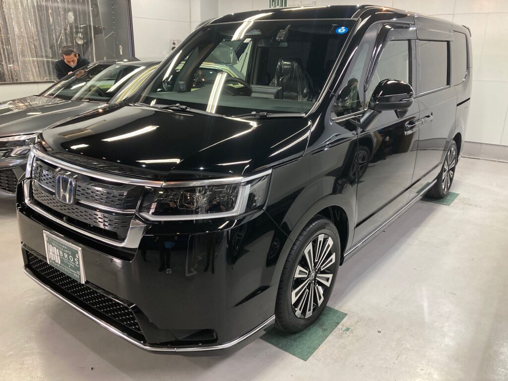 ホンダ・ステップワゴン：クラスM施工：施工完成写真：フロントの写真