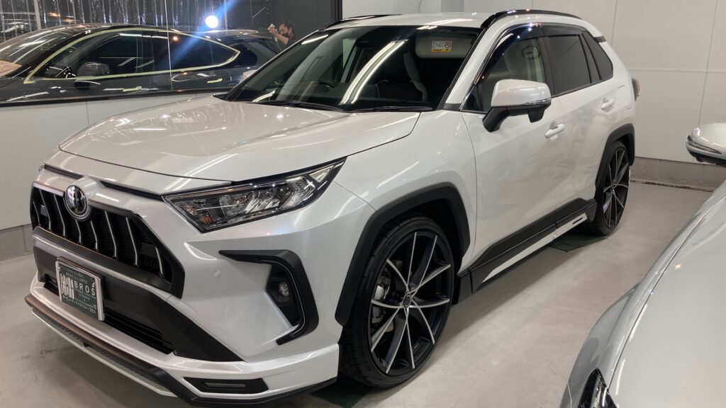 トヨタ・ＲＡＶ４：施工完成写真：左フロントバンパーの写真