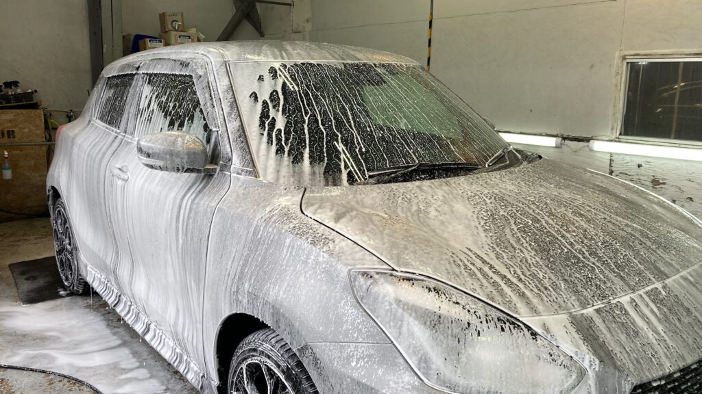 スズキ・スイフトスポーツ：クラスM施工：下地処理工程：洗車の様子