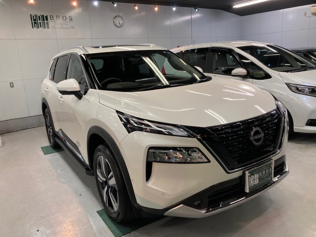 日産・エクストレイル：クラスM施工：完成写真：右フロントバンパーの写真