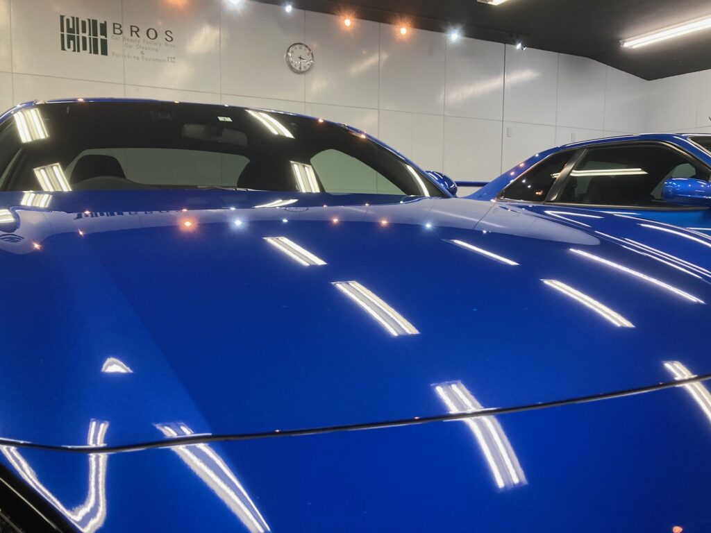 スバル・ＢＲＺ：クラスＭ施工：完成写真：ボンネットアップの写真