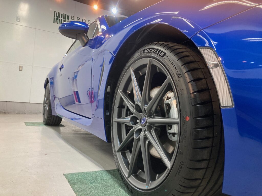 スバル・ＢＲＺ：クラスＭ施工：完成写真：足回りの写真