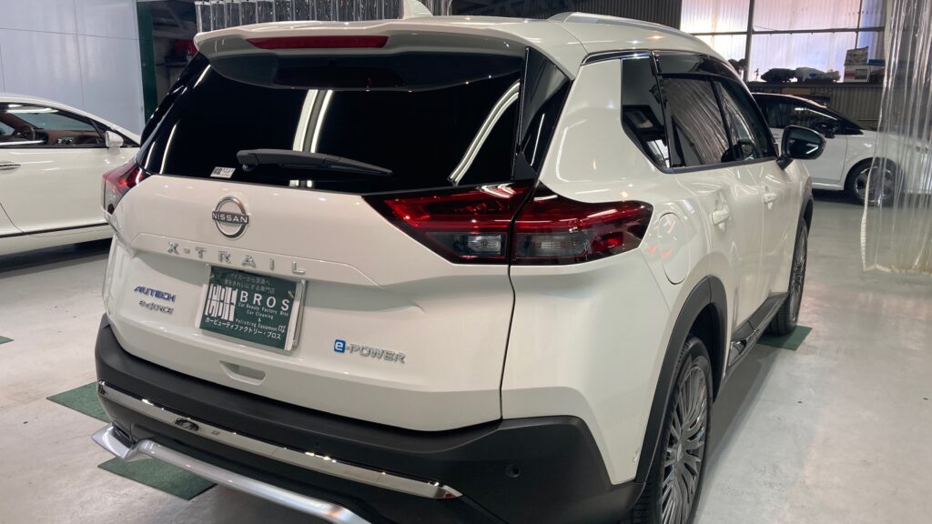 日産・エクストレイル：クラスM施工：完成写真：リアゲートの写真