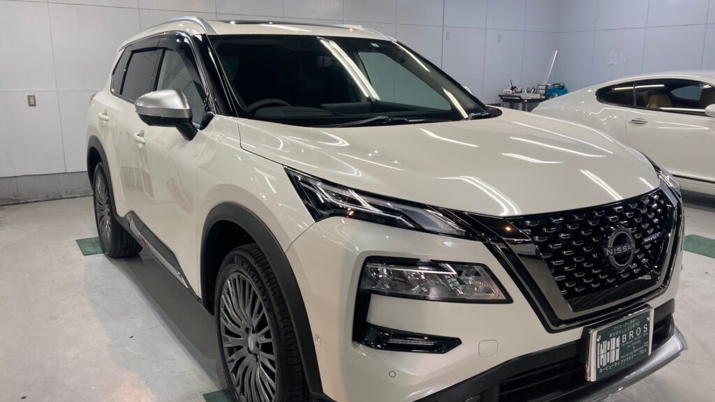 日産・エクストレイル：クラスM施工：完成写真：右フロントバンパーの写真
