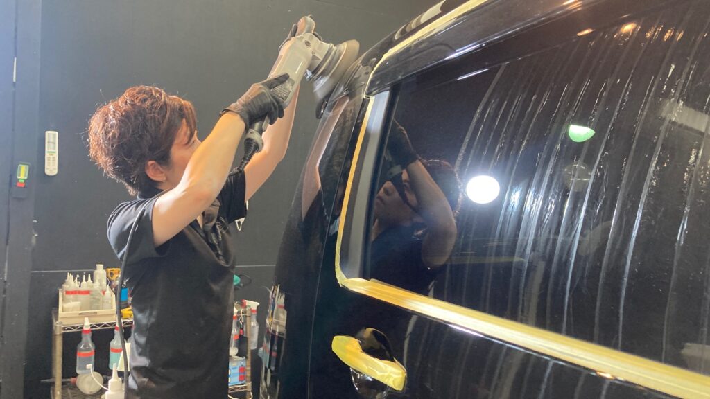ホンダ・N-BOX：クラスM施工：下地処理工程：研磨の様子１