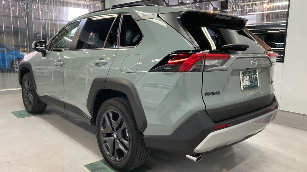 トヨタ・RAV4：クラスM施工：完成写真：左リアバンパーの写真