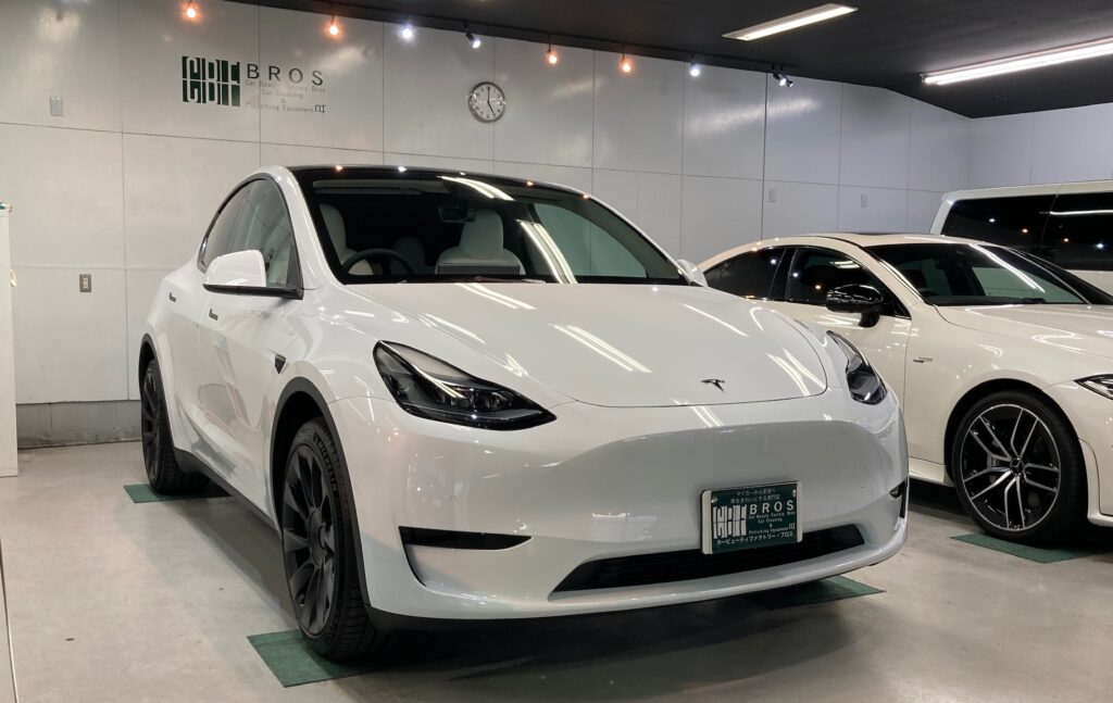 テスラ・モデルY：クラスM施工：完成写真：右フロントバンパーの写真