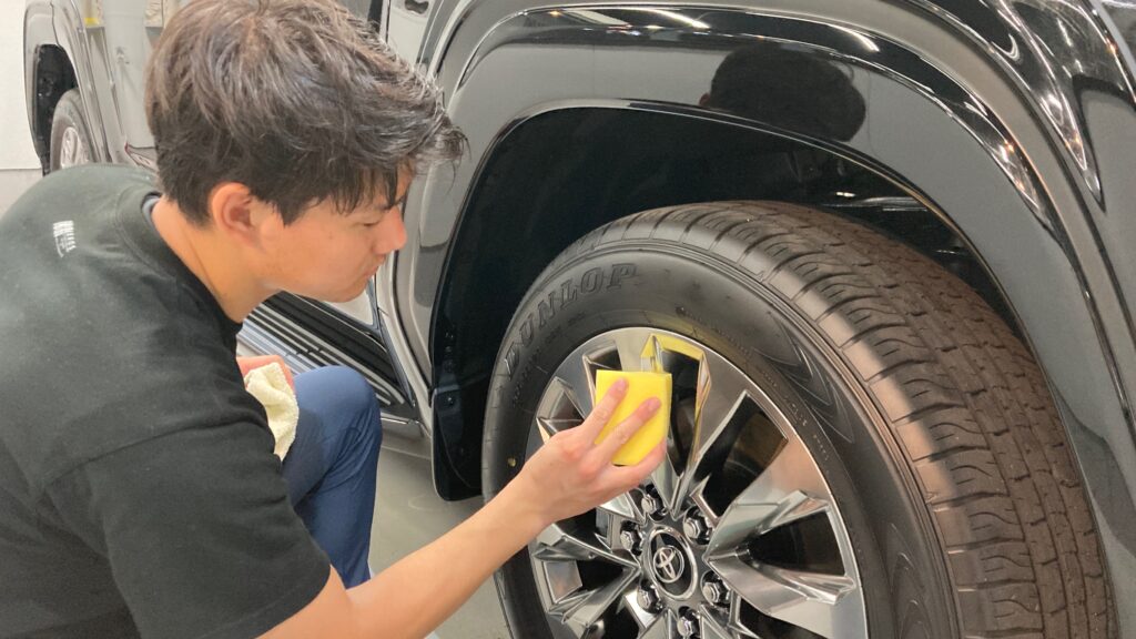 トヨタ・ランドクルーザー：クラスM施工：仕上げ作業工程：愛車パック施工の様子１