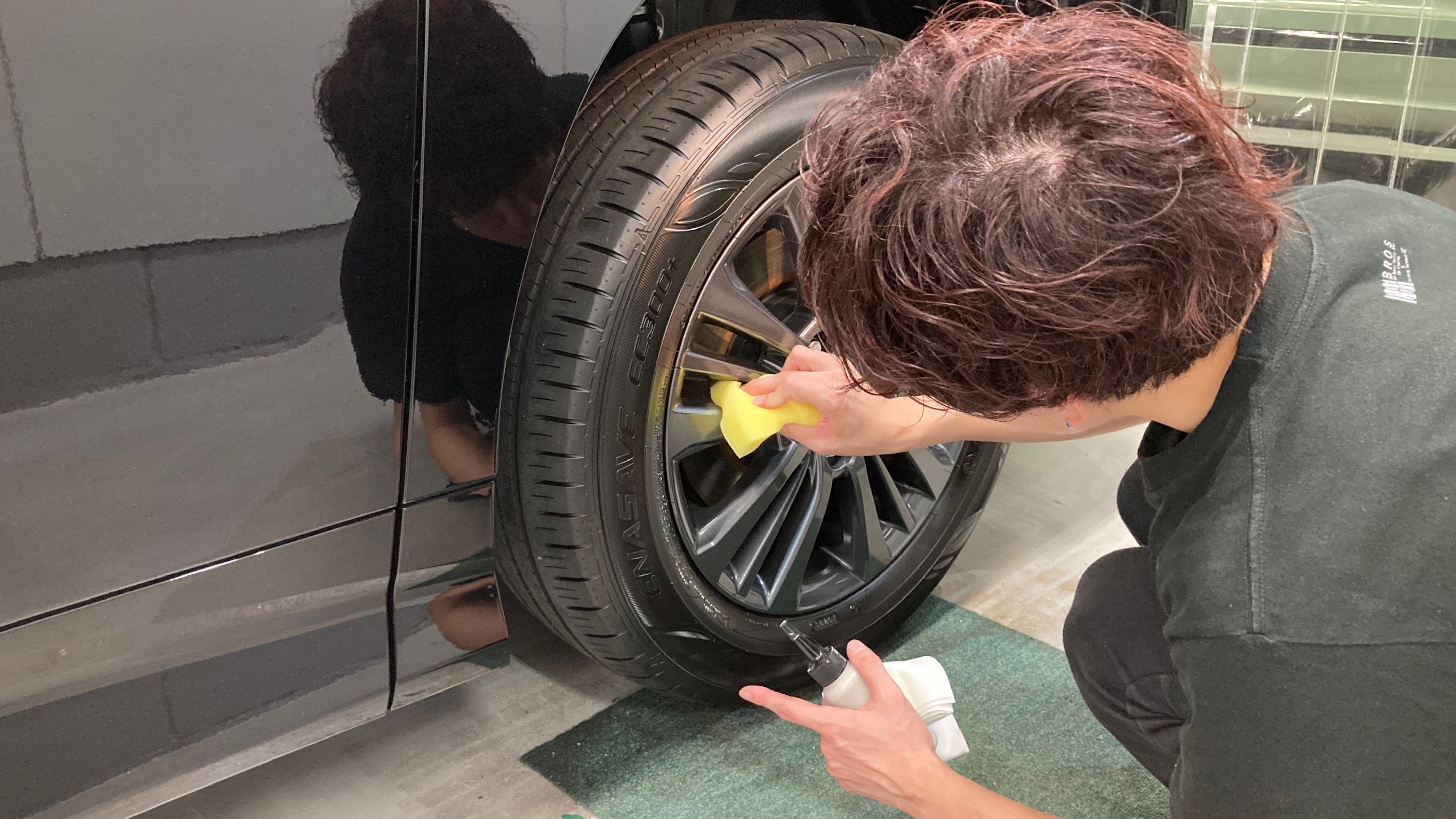 トヨタ・ヴォクシー：クラスM施工：仕上げ作業工程：愛車パック施工の様子２