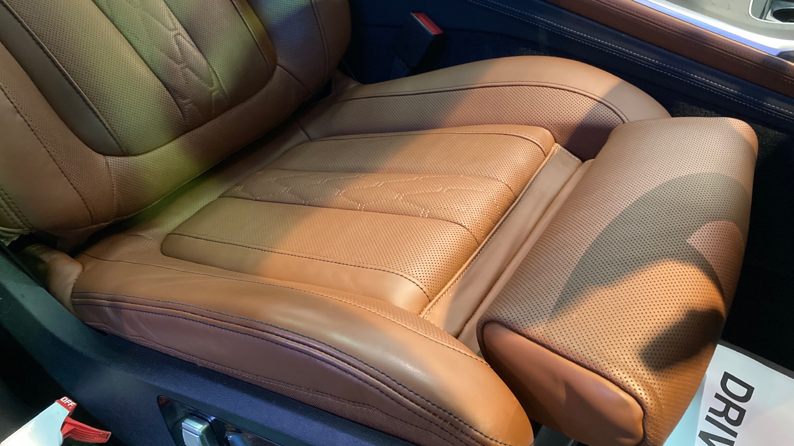 BMW・X7にレザーコーティングを施工｜大阪の専門店CBFブロス - カー