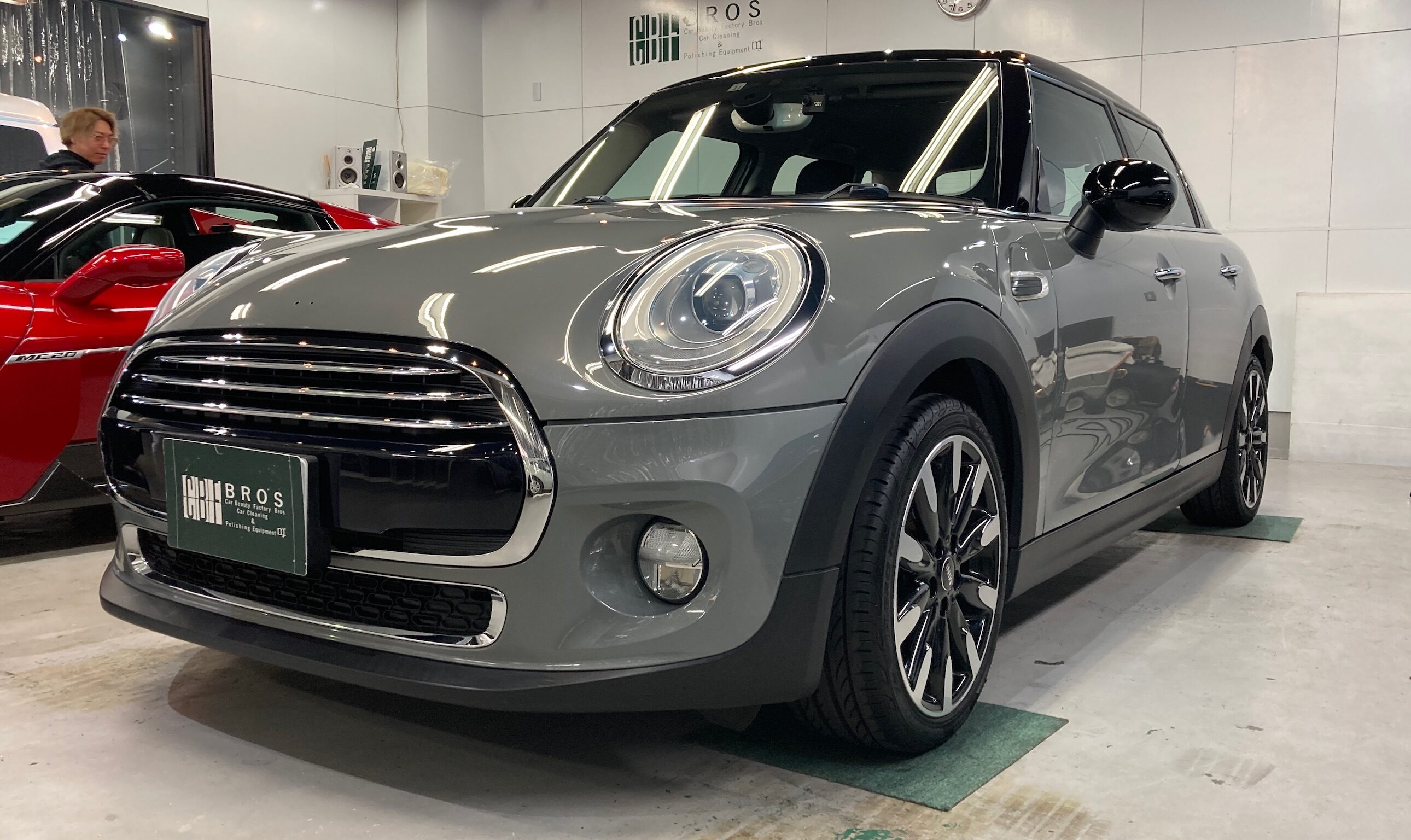MINI・ミニクーパー：クラスM施工：完成写真：左フロントバンパーの写真