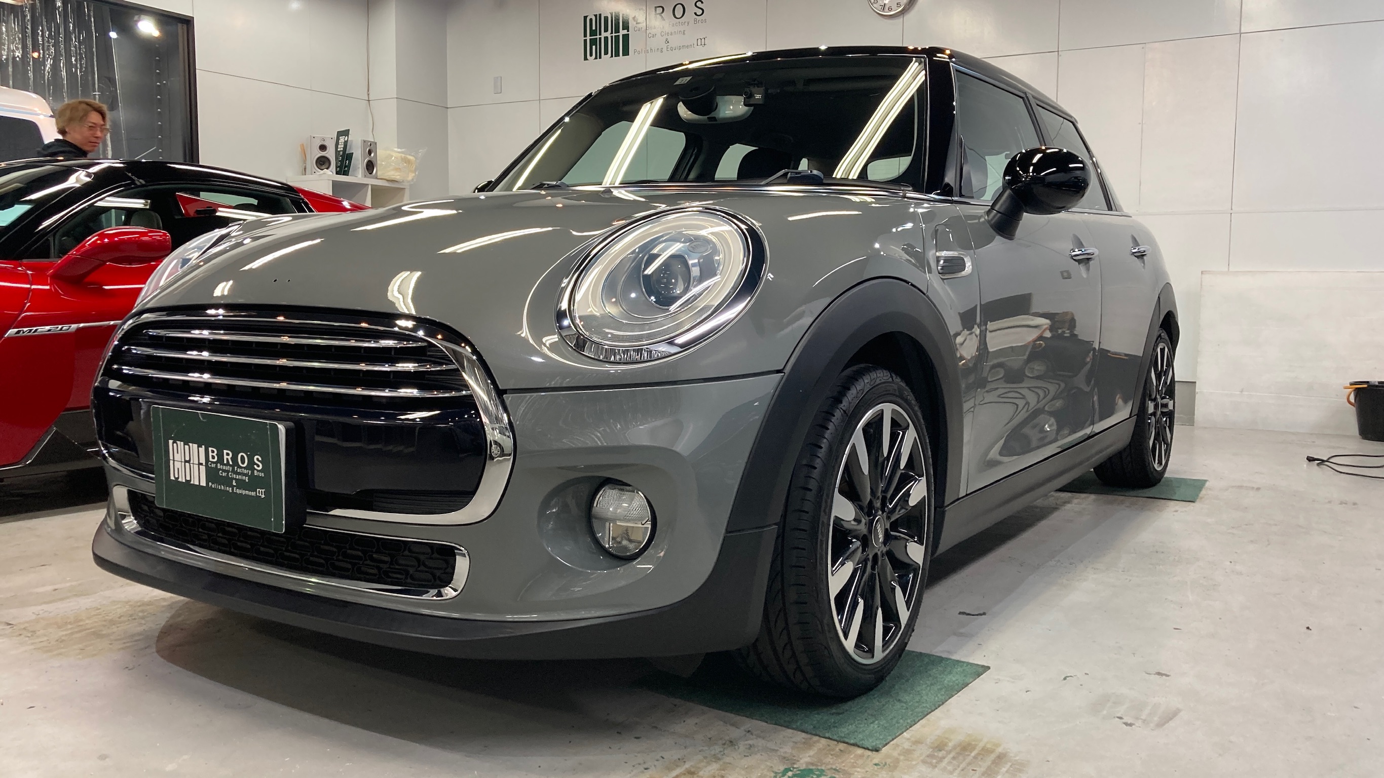 MINI・ミニクーパー：クラスM施工・完成写真：左フロントバンパーの写真
